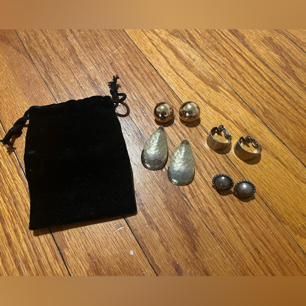 Earring bundle, set of 4.